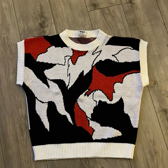 Sweater Vest, 90’s Detail, Size Medium - Picture 2 of 10